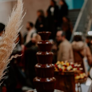 Fontaine de chocolat photographiée par Les instantanés de Lucie, photographe culinaire.