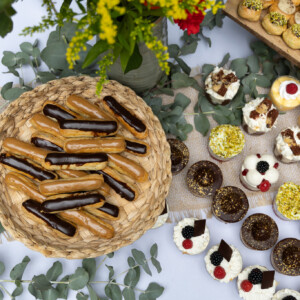 Un assortiment de pâtisseries, mises en valeur par les Instantanés de Lucie.