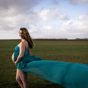 Shooting photos d'une grossesse, réalisé par la photographe professionnelle Lucie Brisseau.