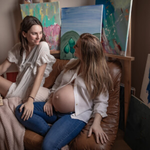 Shooting photos d'une femme enceinte, réalisé par la photographe professionnelle Lucie Brisseau.
